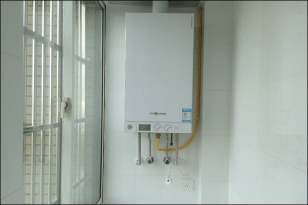 ��h��˹��ˮů���b