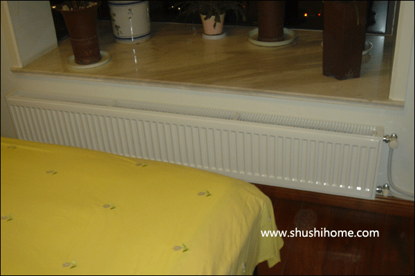 臥室暖氣片安裝效果圖