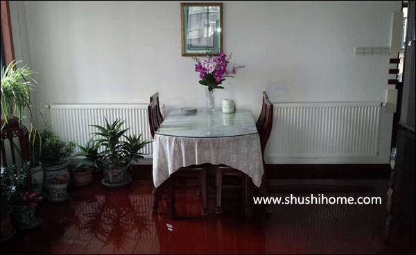 客廳暖氣片安裝效果圖