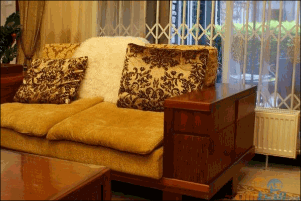 沙發(fā)后暖氣片安裝效果圖