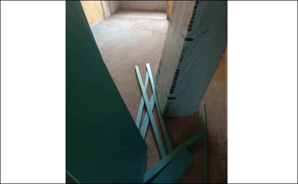 地暖保溫條安裝