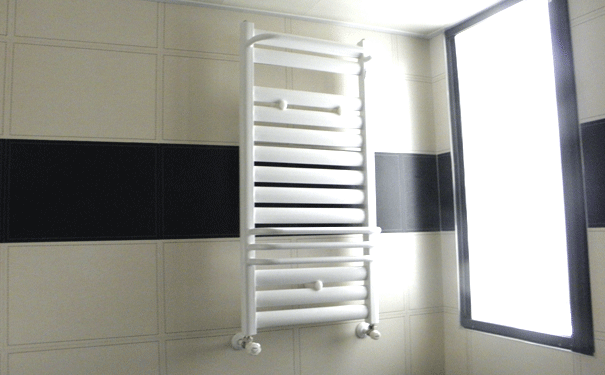 衛(wèi)生間暖氣背婁