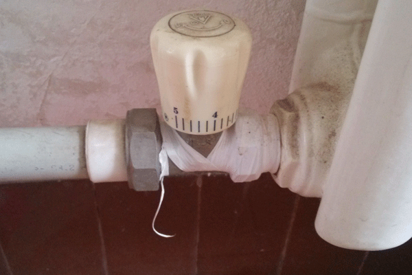 暖氣片閥門(mén)更換